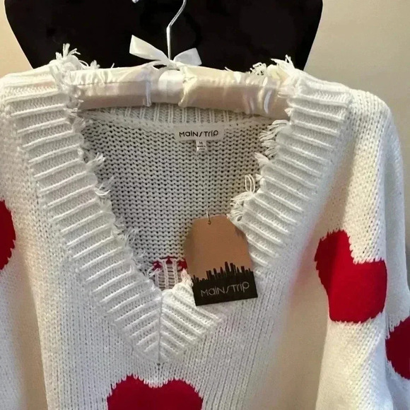 COPY - NWT HEART DISTRESSED SWEATER SIZE MEDIUM - Picture 3 of 11